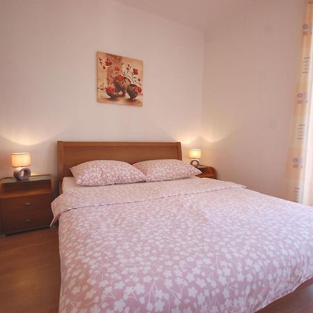 Apartments Andrea By El-Pi Tours Njivice Dış mekan fotoğraf