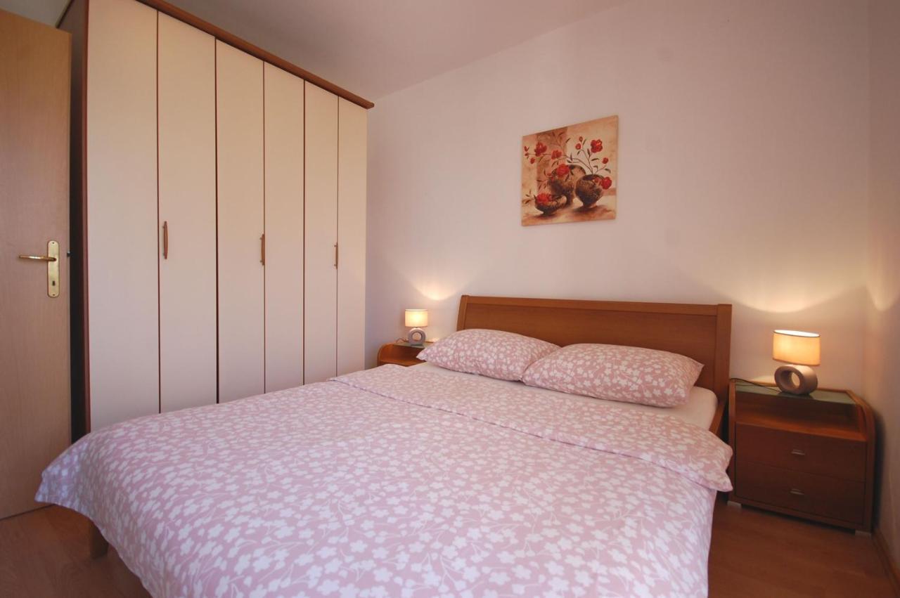 Apartments Andrea By El-Pi Tours Njivice Dış mekan fotoğraf