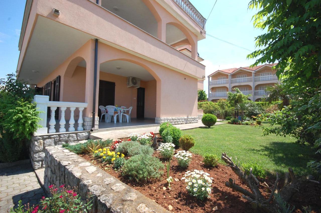 Apartments Andrea By El-Pi Tours Njivice Dış mekan fotoğraf