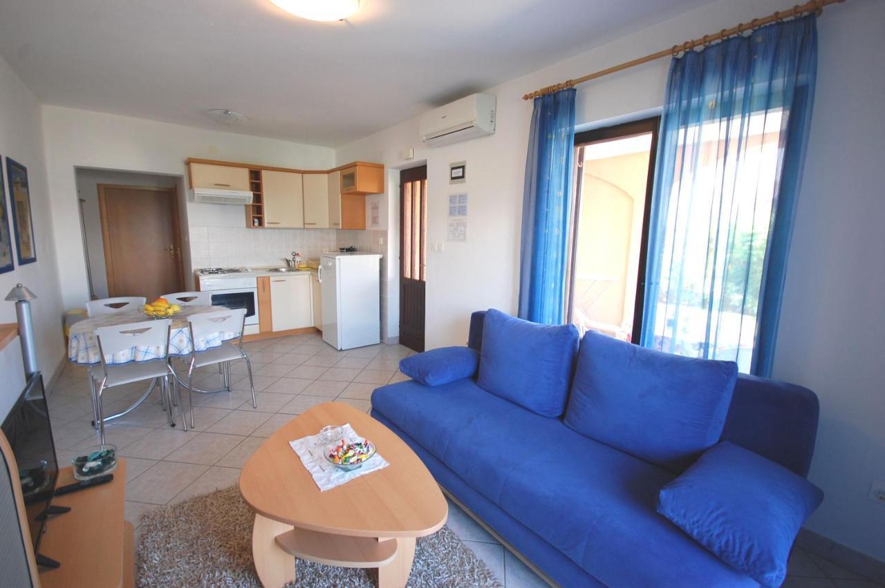 Apartments Andrea By El-Pi Tours Njivice Dış mekan fotoğraf
