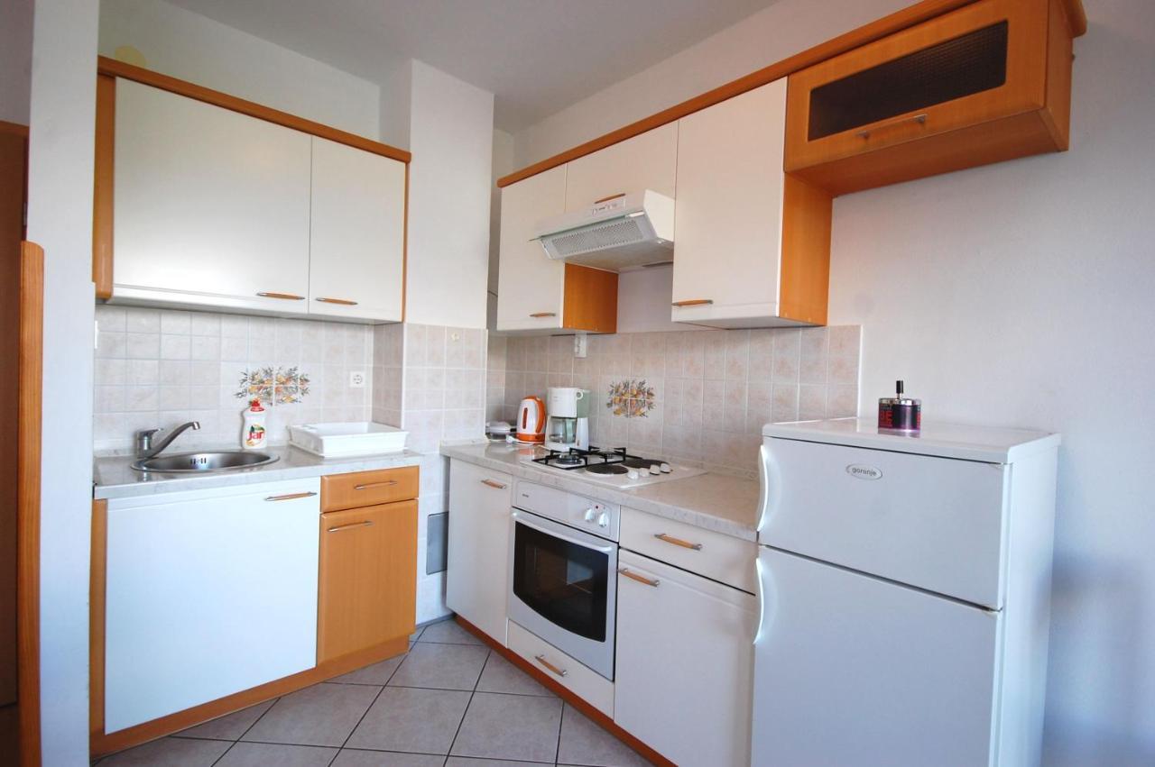 Apartments Andrea By El-Pi Tours Njivice Dış mekan fotoğraf