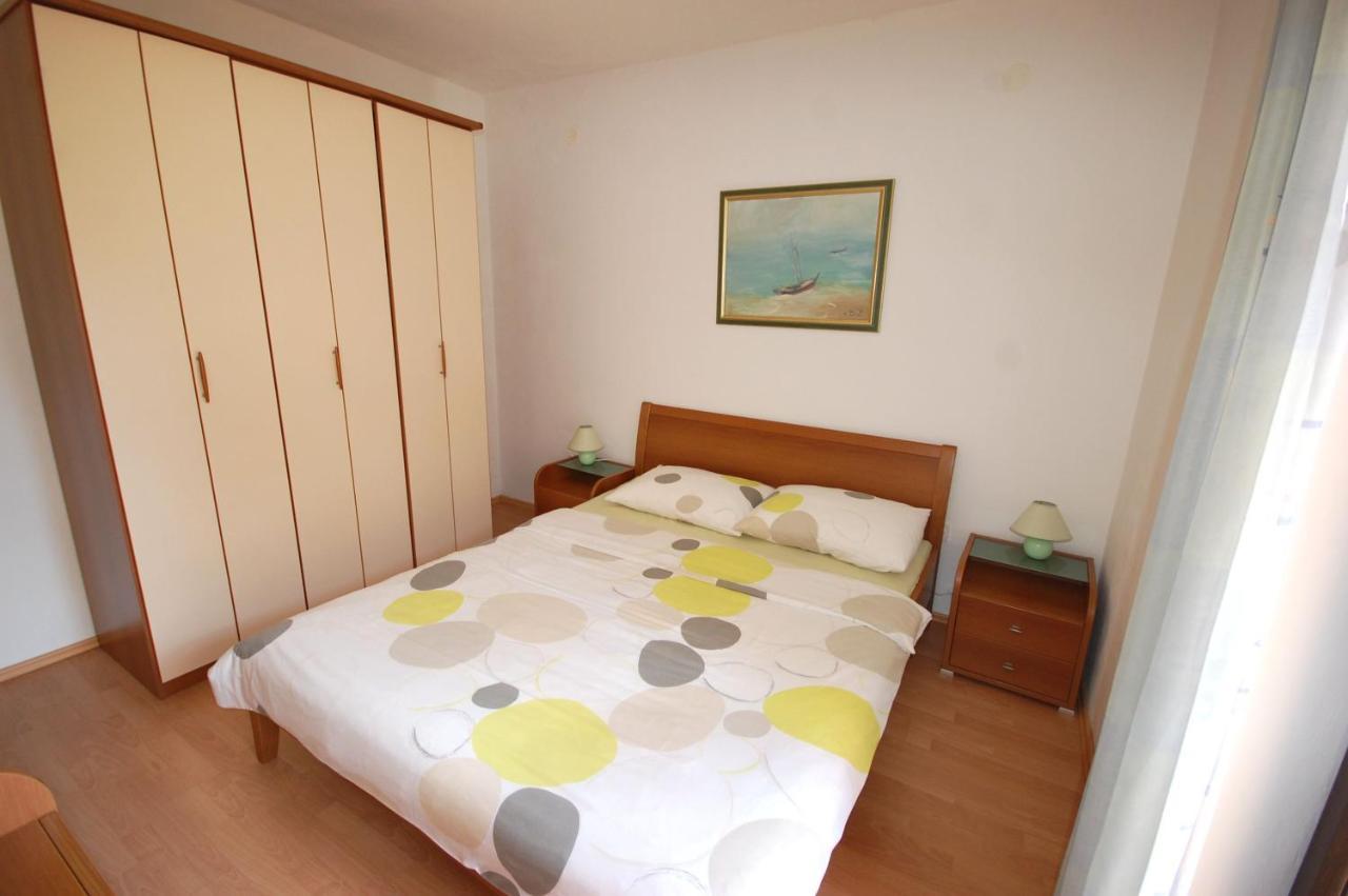 Apartments Andrea By El-Pi Tours Njivice Dış mekan fotoğraf