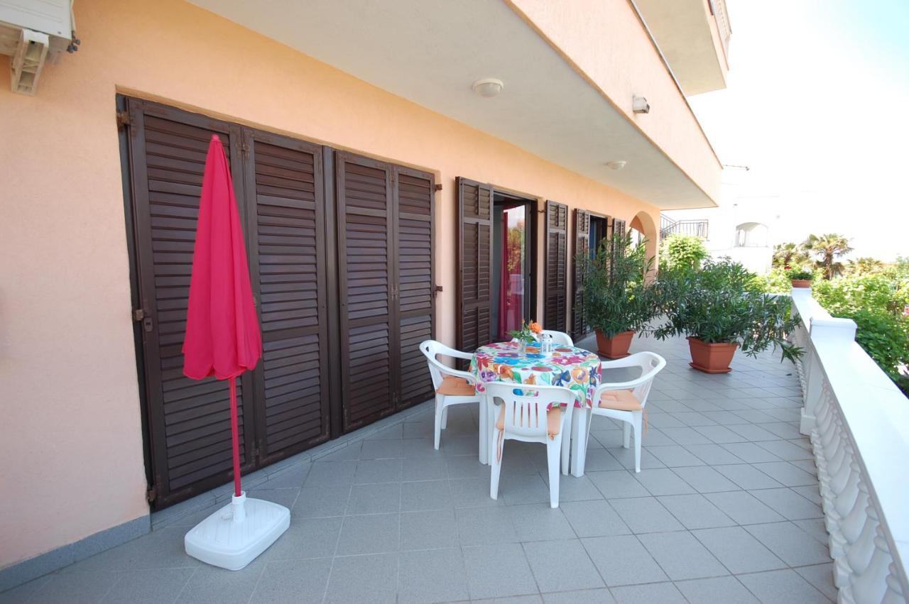 Apartments Andrea By El-Pi Tours Njivice Dış mekan fotoğraf